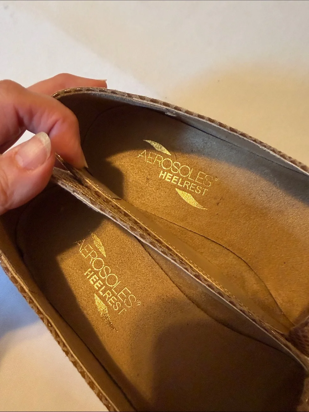 Aerosoles Beige Snakeskin Embossed Women's Slip On Wedged Loafers Size 8.5